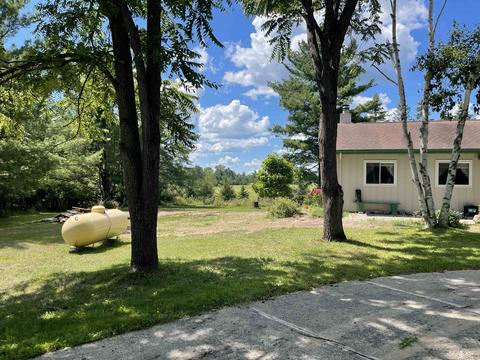 5165 Robinhood Way, Gladwin, MI 48624 photo 2