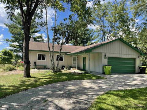 5165 Robinhood Way, Gladwin, MI 48624 photo 1