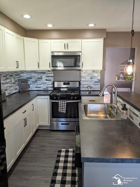 2181 Edgewater, Monroe, MI 48162 photo 2