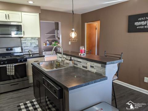 2181 Edgewater, Monroe, MI 48162 photo 3