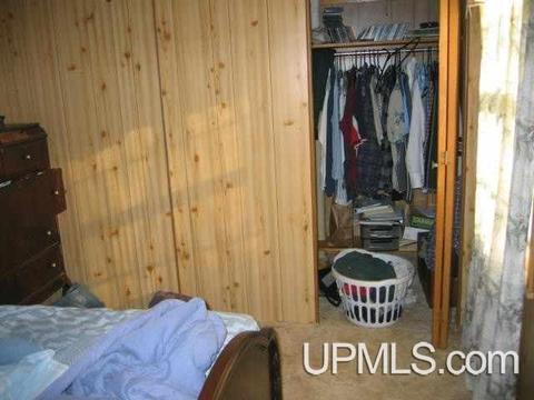617 E Breen Ave, Kingsford, MI 49802 photo 4
