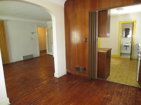 2106 Pierce St, Flint, MI 48503 photo 6