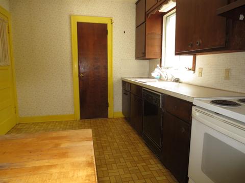 2106 Pierce St, Flint, MI 48503 photo 8
