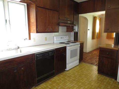 2106 Pierce St, Flint, MI 48503 photo 9