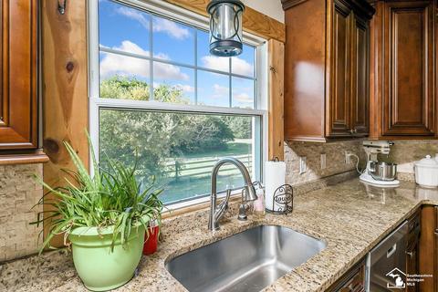 10034 Douglas Rd, Temperance, MI 48182 photo 18