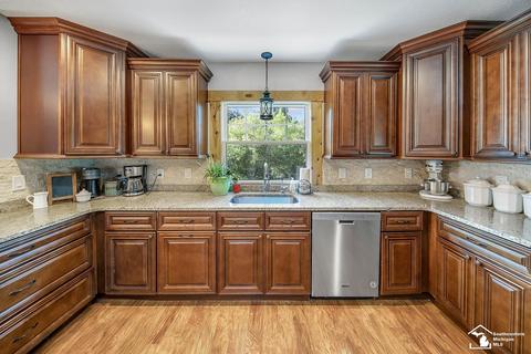 10034 Douglas Rd, Temperance, MI 48182 photo 12