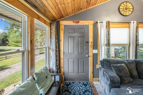10034 Douglas Rd, Temperance, MI 48182 photo 5