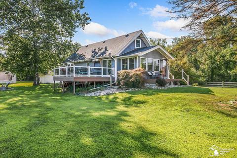 10034 Douglas Rd, Temperance, MI 48182 photo 2