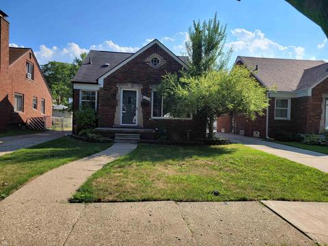 20640 Country Clb, Harper Woods, MI 48225