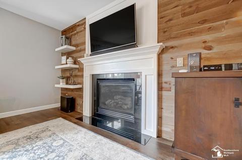 563 Tower Vw, Temperance, MI 48182 photo 8