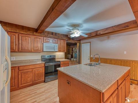 7632 Apache Trl, Temperance, MI 48182 photo 3