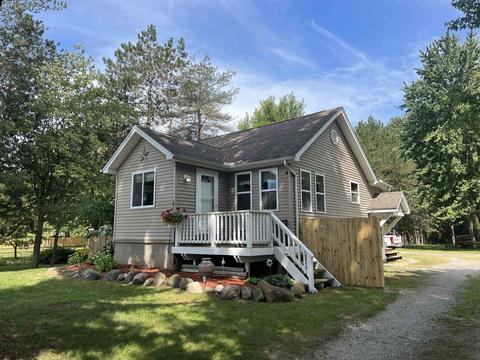 9313 Field, Algonac, MI 48001 photo 3