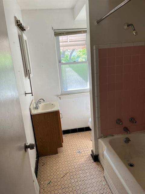350 Sheffield, Flint, MI 48503 photo 2
