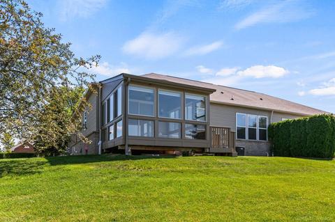 49601 Hiddenbrook Dr, Macomb, MI 48042 photo 6