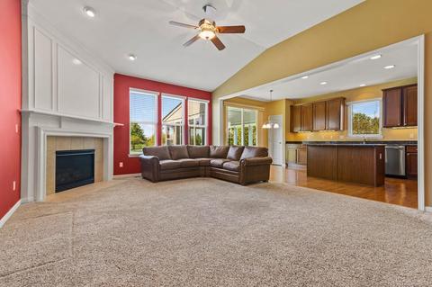 49601 Hiddenbrook Dr, Macomb, MI 48042 photo 9