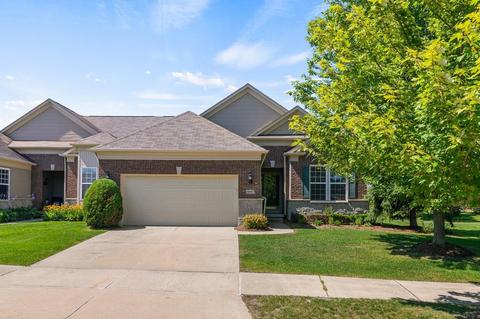49601 Hiddenbrook Dr, Macomb, MI 48042 photo 1