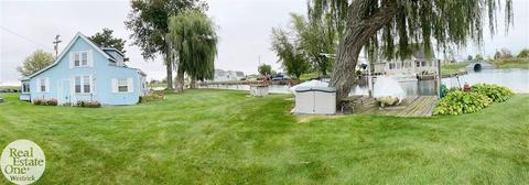 7620 Holiday St, Harsens Island, MI 48028