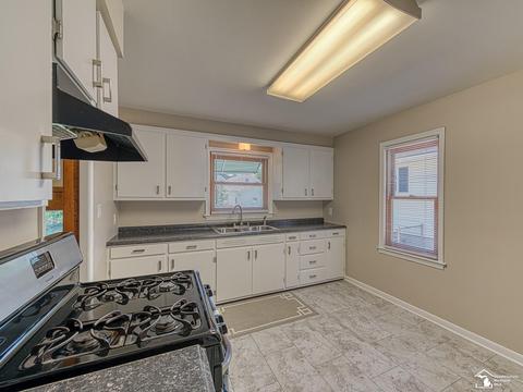 214 Toll St, Monroe, MI 48162 photo 4