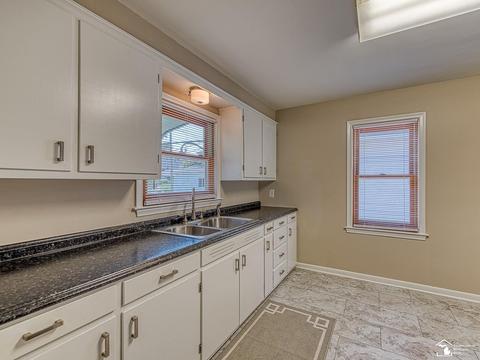 214 Toll St, Monroe, MI 48162 photo 3