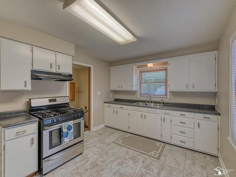 214 Toll St, Monroe, MI 48162 photo 2