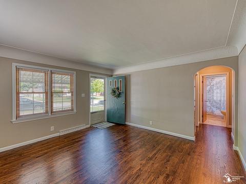 214 Toll St, Monroe, MI 48162 photo 6