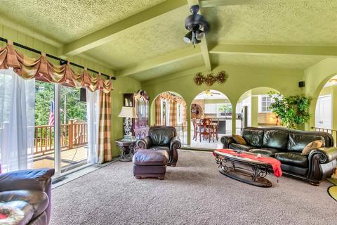 801 Townsend Rd, Leonard, MI 48367 photo 22