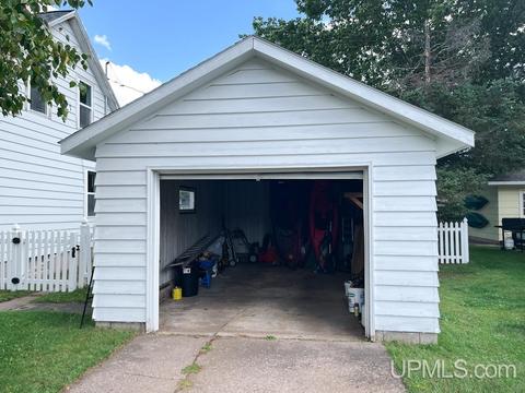 126 Hemlock, Republic, MI 49879 photo 4