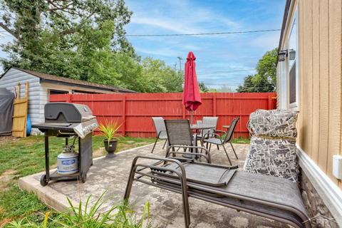 410 Burroughs Ave, Flint, MI 48507 photo 33