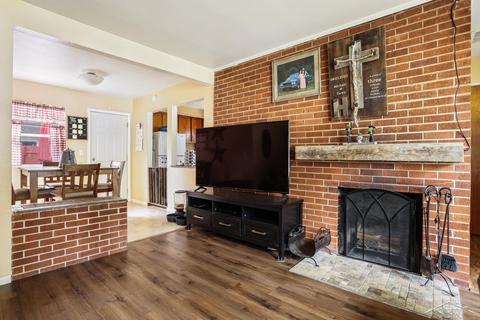 410 Burroughs Ave, Flint, MI 48507 photo 12