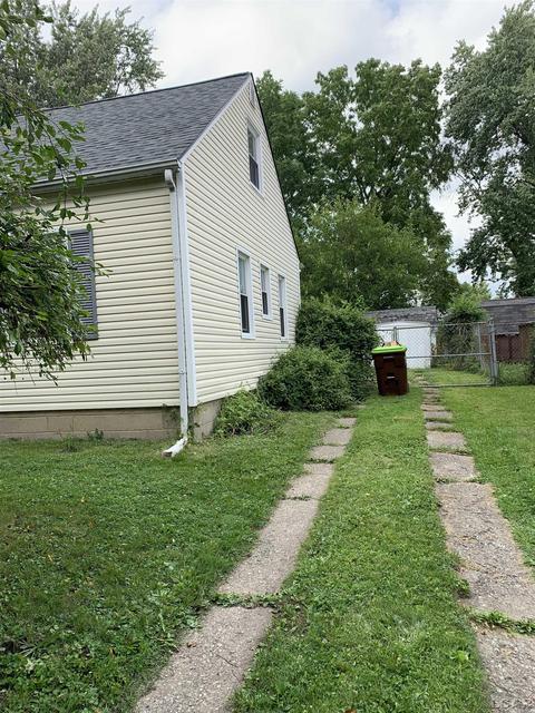 360 Helme, Adrian, MI 49221 photo 3