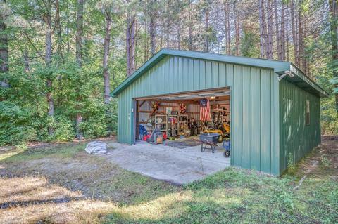 7144 Hewitt, Grant, MI 48032 photo 29