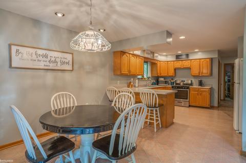7144 Hewitt, Grant, MI 48032 photo 8