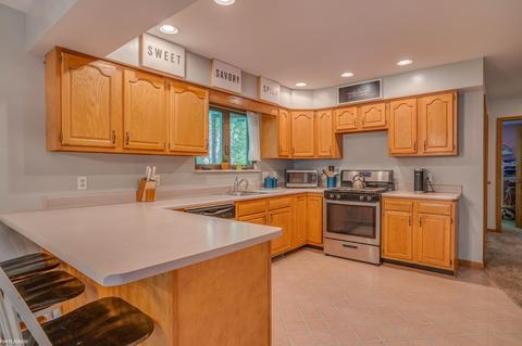 7144 Hewitt, Grant, MI 48032 photo 9