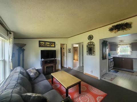 1198 E Frances Rd, Mount Morris, MI 48458 photo 2