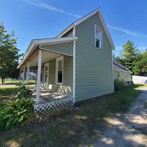 325 N Silverleaf, Gladwin, MI 48624 photo 2