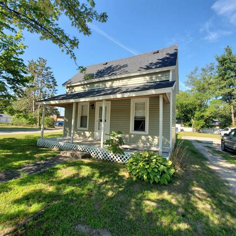 325 N Silverleaf, Gladwin, MI 48624 photo 1