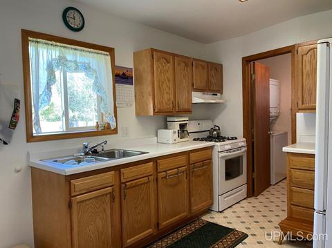 320 Seifert Ave, L'anse, MI 49946 photo 2