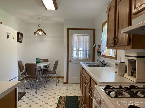 320 Seifert Ave, L'anse, MI 49946 photo 4