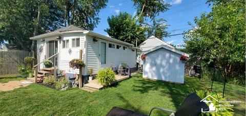 3261 Maplewood, Monroe, MI 48162 photo 2
