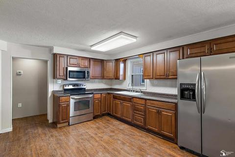3915 Balmony, Commerce Twp, MI 48382 photo 8