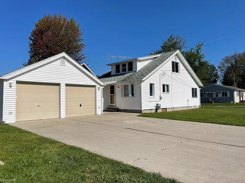 105 North Ave, Algonac, MI 48001 photo 4