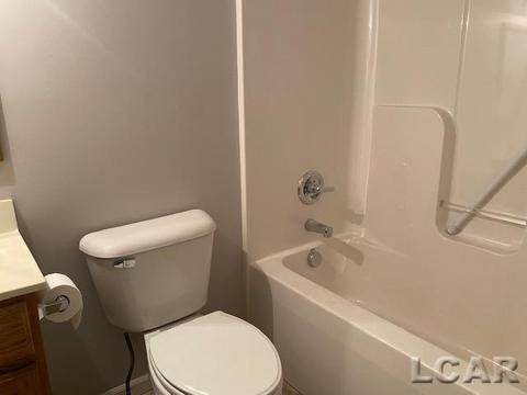 2486 Chesapeake Dr, Adrian, MI 49221 photo 15