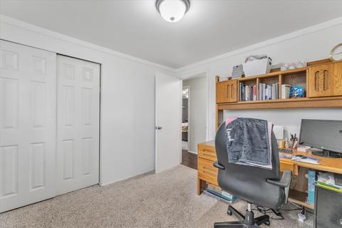 27015 Sutherland Dr, Warren, MI 48088 photo 22