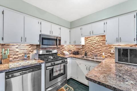 27015 Sutherland Dr, Warren, MI 48088 photo 10