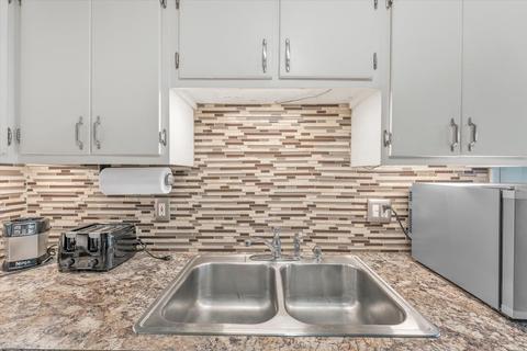27015 Sutherland Dr, Warren, MI 48088 photo 13
