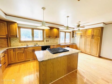 9423 E Lippincott Blvd, Davison, MI 48423 photo 7