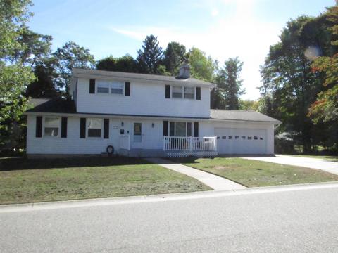 502 Maple St, Munising, MI 49862 photo 1