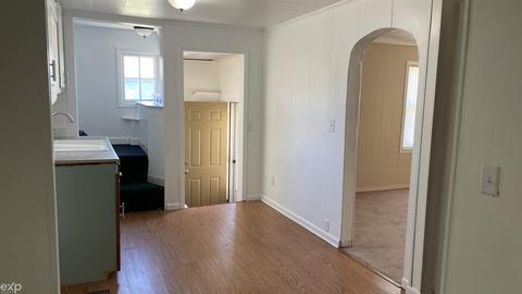 2161 E Judd Rd, Burton, MI 48529 photo 2