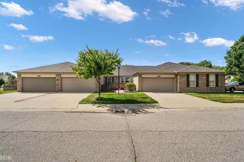49765 Hidden Vly, Macomb, MI 48044 photo 2