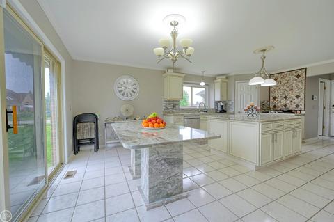 46801 Pine Valley Dr, Macomb, MI 48044 photo 7